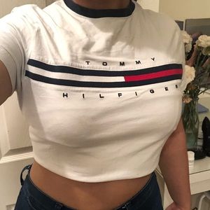 Tommy Hilfiger Logo Tee🤍❤️